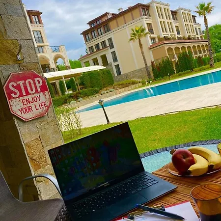 Sunny Luxurious Studio With Pool And Garden Appartement