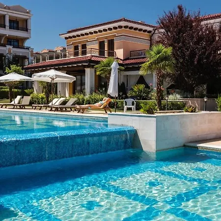 Sunny Luxurious Studio With Pool And Garden Apartament
